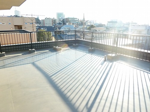 Balcony. Spacious roof balcony