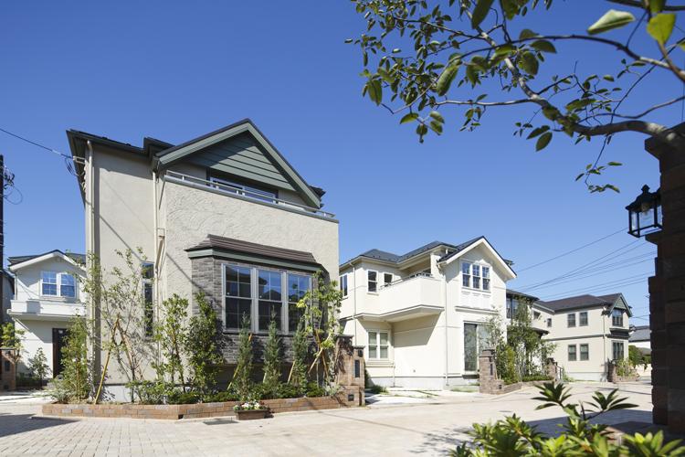 Local photos, including front road. So as to capture the light to the fullest, Through the center of the personality full of appearance and the city with lots of windows, Interlocking pavement in harmony, Portray the beautiful landscape, "Fine Court Funabashi Natsumi Symphonia" the birth of all 40 House (local streets)