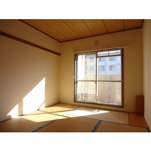 Living and room. Japanese-style room (balcony side) Exchange tatami mat ・ FusumaChokawa ・ Wall cross Zhang Kawasumi