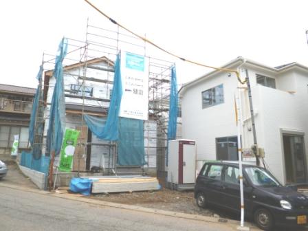 Local photos, including front road. Local (11 May 2013) Shooting