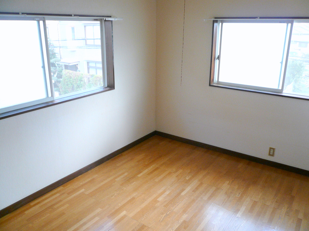 Other room space. On the second floor Western-style room is there bright two windows.