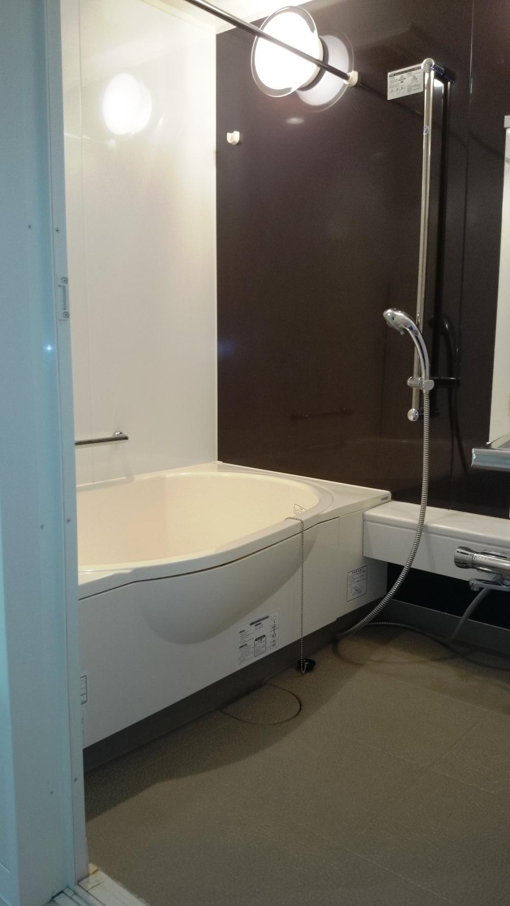 Bathroom. Indoor (11 May 2013) shooting mist sauna with full Otobasu. It is with bathroom ventilation dryer.