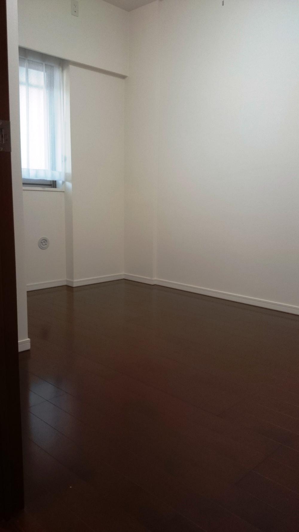 Non-living room. Indoor (11 May 2013) Shooting