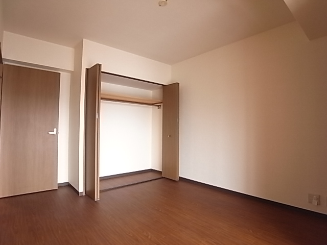 Other room space. Earthquake-proof ・ Popular RC apartment with excellent sound insulation.