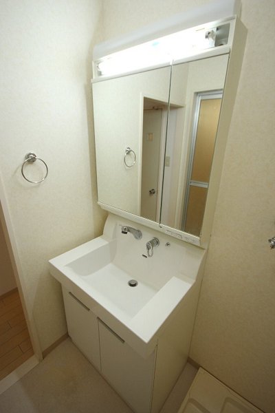 Washroom. Photograph is of the same type.