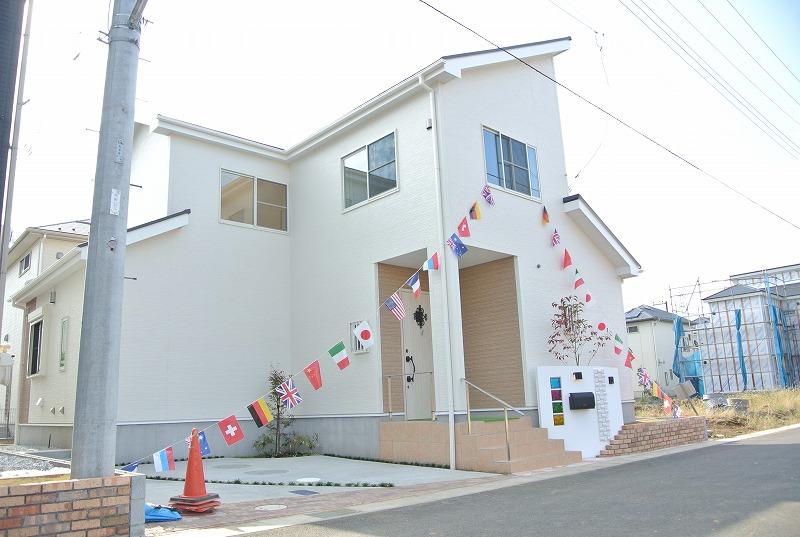 Local appearance photo. Local (11 May 2013) Shooting