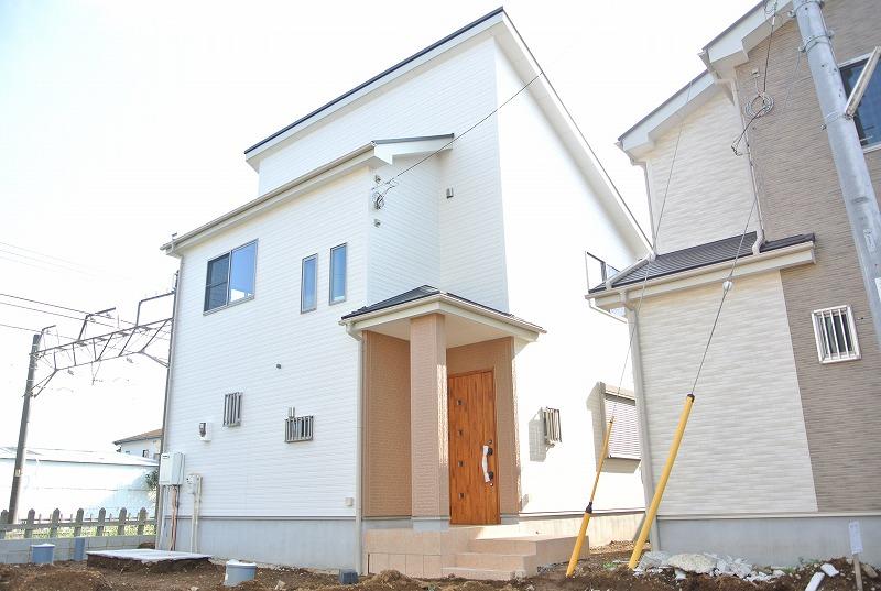 Local appearance photo. Local (11 May 2013) Shooting