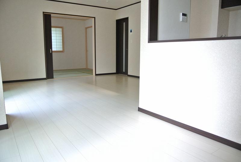 Living. Local (11 May 2013) Shooting