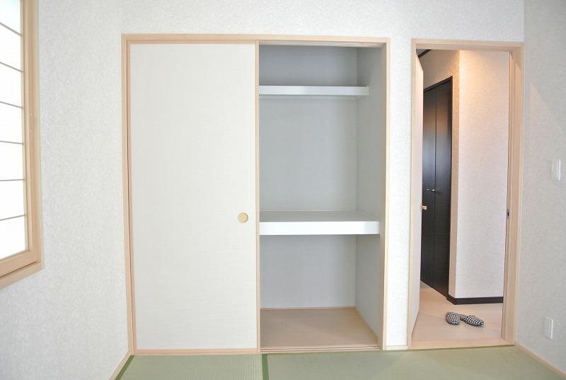 Receipt. Local (11 May 2013) Shooting