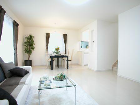 Living. Living which adopted the living room stairs. Cherish the family of communication in the living room stairs ・  ・  ・ Was adopted put such a wish.