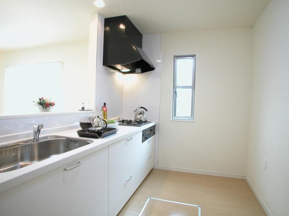 Kitchen. Open-air a face-to-face kitchen. Easy to take to communicate with family, Consideration as soon as it can be seen of the children playing in the living room.