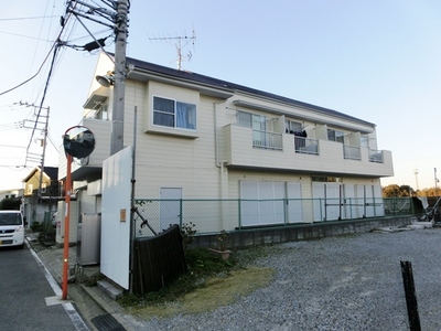 Building appearance. Balcony side interval is wide yang per good up front building!