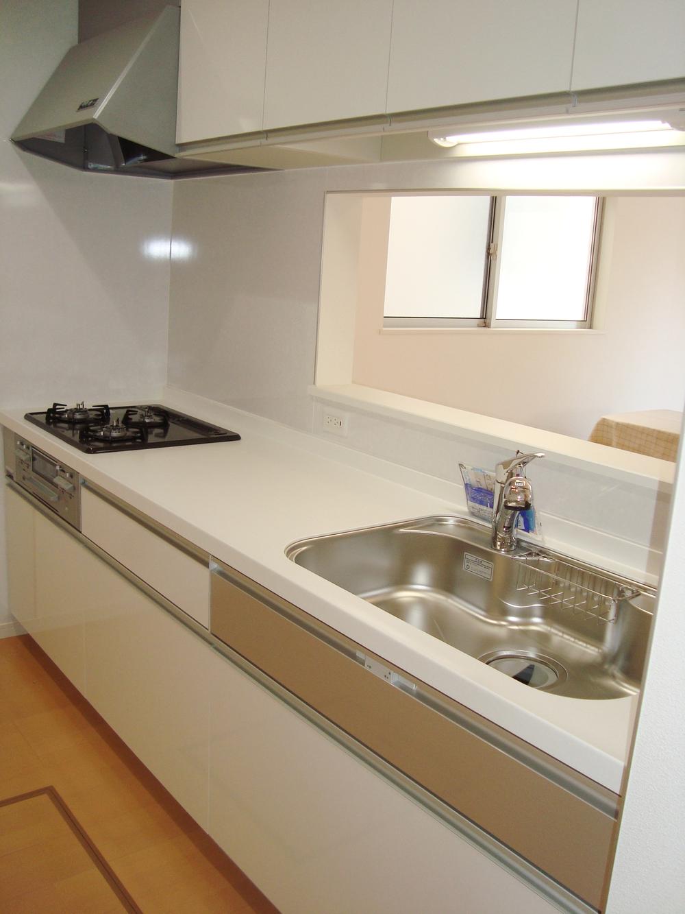 Kitchen. Popular face-to-face system Kitchen