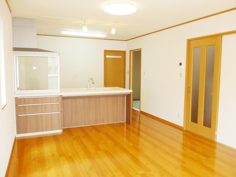 Same specifications photos (living). All room with lighting (same specification building)
