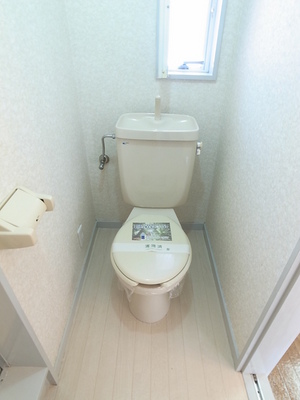 Toilet. It settles down space ☆ 