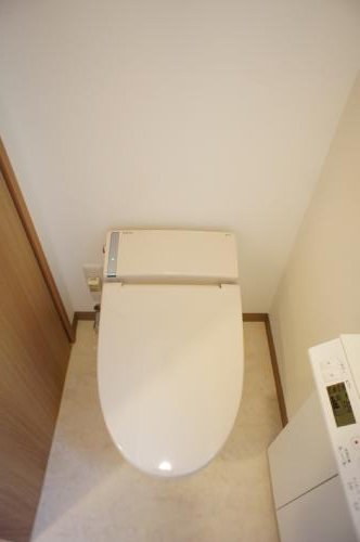 Toilet. Spacious space of the toilet, of course Washlet equipped!