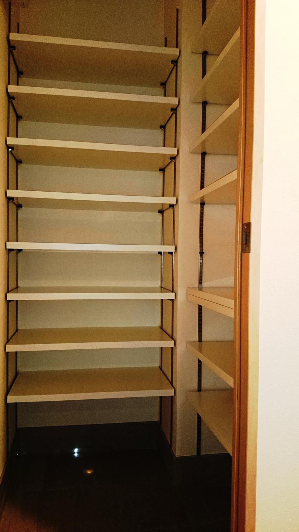 Entrance. Local (10 May 2013) Shooting