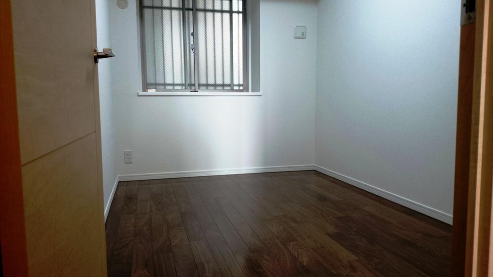 Non-living room. Indoor (10 May 2013) Shooting