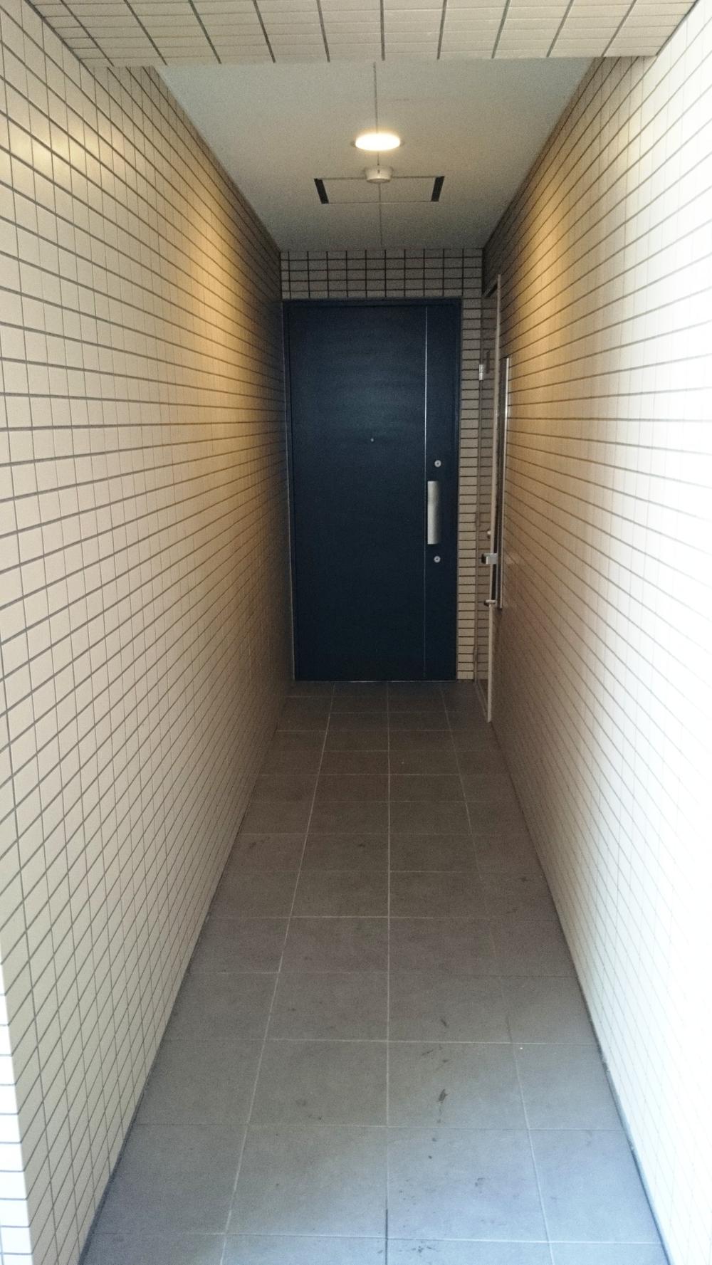 Entrance. Local (10 May 2013) Shooting