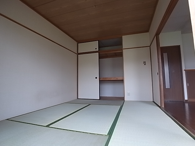 Other room space. The calm Japanese-style room 6 tatami space, Upper closet with with storage of the closet