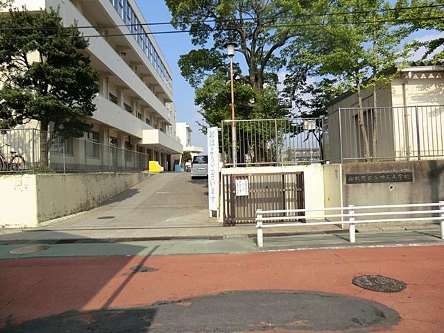 Primary school. 441m to Funabashi Rikkai Jinnan Elementary School