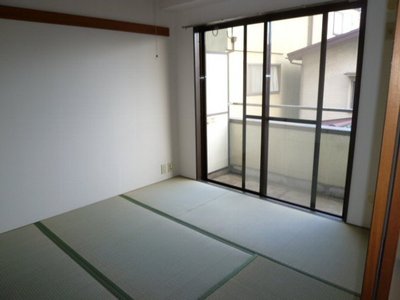 Living and room. It has been changed from the Japanese-style Western-style