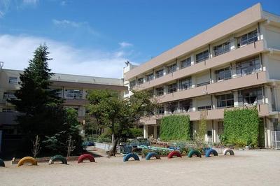 Primary school. 465m to Funabashi Municipal Miyamoto elementary school (elementary school)