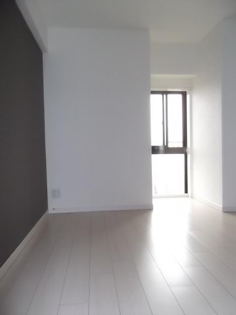 Non-living room. Indoor (June 2013) Shooting