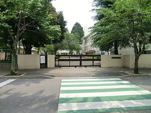 Junior high school. Narashinodai 680m until junior high school