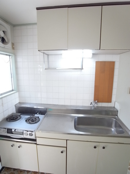 Kitchen. Gas stove installation Allowed! Kitchen cuisine can be effortless!