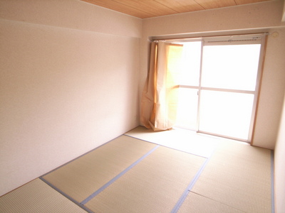 Living and room. I want to sleep in the table of character ・  ・  ・ !