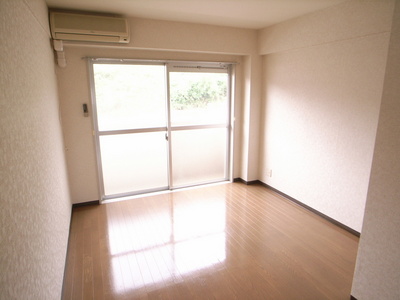 Other room space. Air conditioning 1 groups conditioned! It is comfortable!