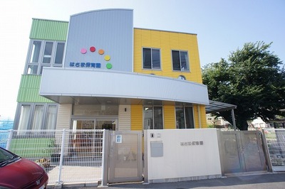 kindergarten ・ Nursery. Sandwiched between nursery school (kindergarten ・ 412m to the nursery)