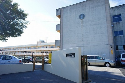 Primary school. 653m to Funabashi Municipal sandwiched between elementary school (elementary school)