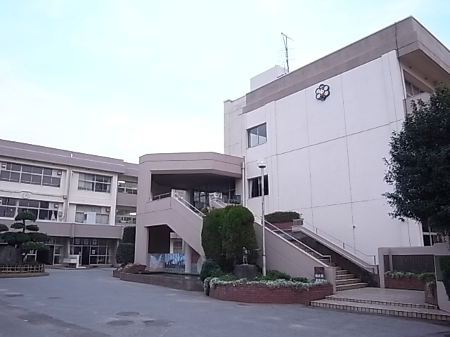 Junior high school. Ninomiya 661m until junior high school (junior high school)