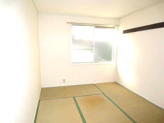 Living and room. It settles down Japanese-style room.