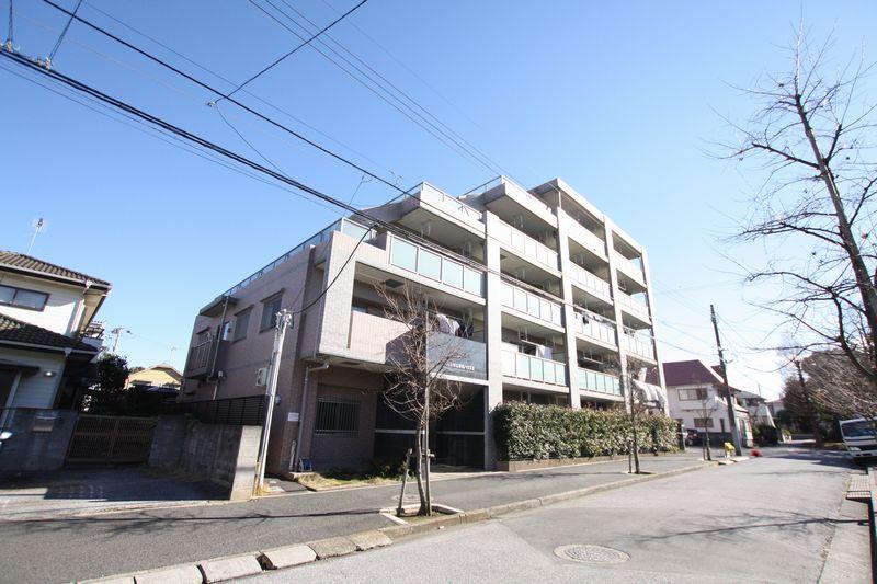 Local appearance photo. 2 line 3 station available