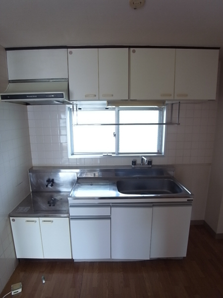 Kitchen. Gas stove is installed Allowed! It can also be comfortably cuisine!