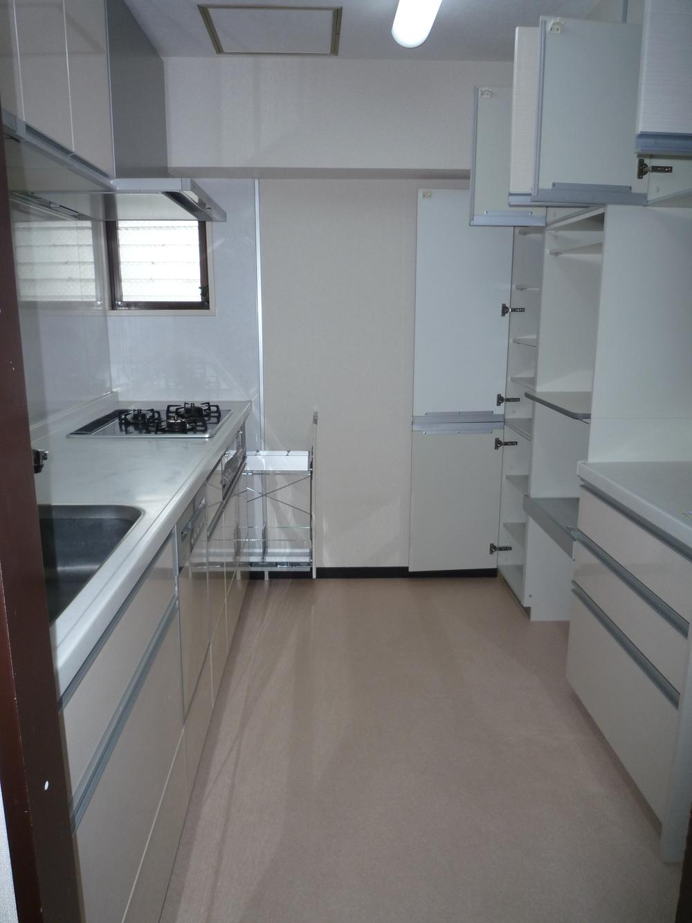 Same specifications photo (kitchen). Indoor (12 May 2013) Shooting