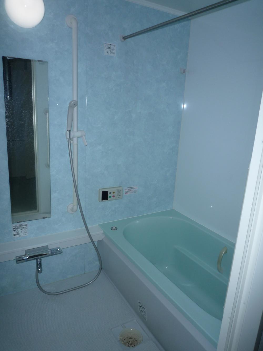 Bathroom. Indoor (12 May 2013) Shooting