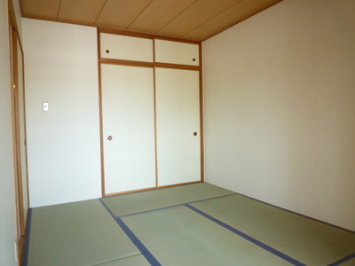 Living and room. 6 Pledge of Japanese-style room is also the bedroom to the drawing room.