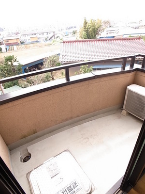 Balcony. Tsu or Hey not wide balcony! ?