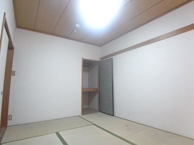 Living and room. Even the bedroom, Relaxing Japanese-style room, which can also be used as a space.