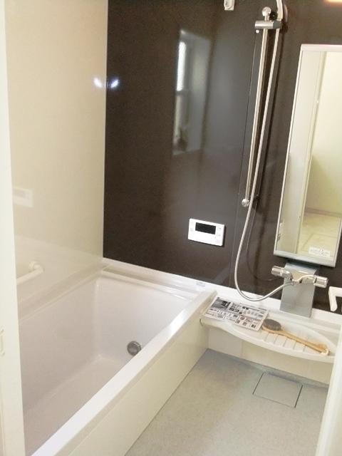 Bathroom. Same specification unit bus