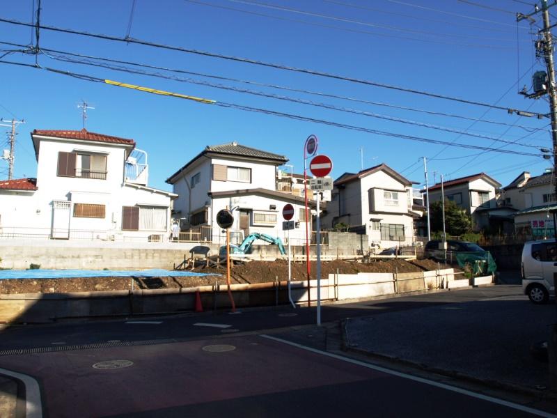 Local photos, including front road. Local (12 May 2013) Shooting