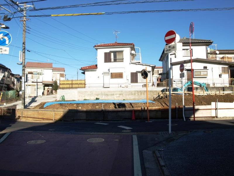 Local photos, including front road. Local (12 May 2013) Shooting