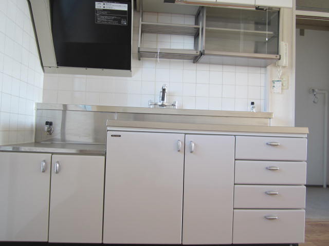 Kitchen.  ☆ Storage part many, Water heater with a kitchen is easy to use very ☆