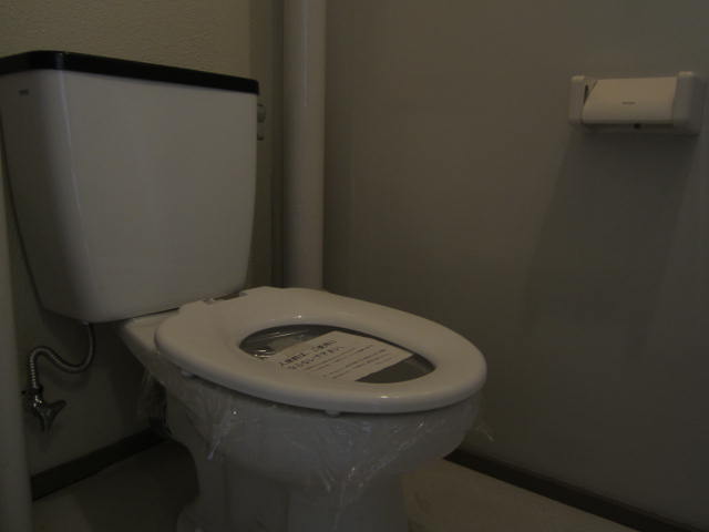 Toilet.  ☆ Toilet There outlet so Oshuretto also be attached ☆