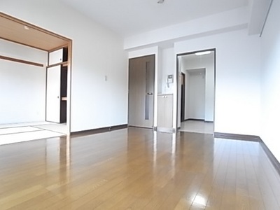 Living and room. Flooring ☆ Back it has become independent kitchen