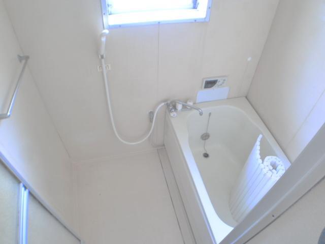 Bath. Ventilation Ease there is also a window, Bathing with cleanliness